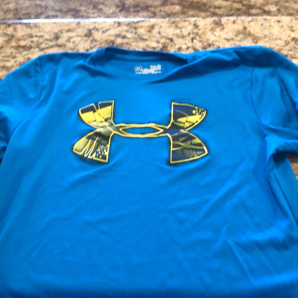 Under Armour long sleeve shirt